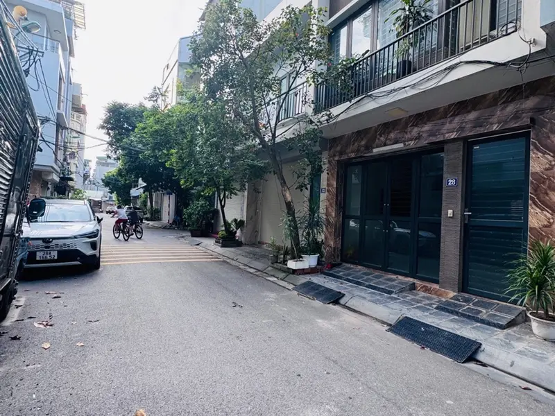 Bán bất chấp nhà Phân lô 4 tầng có gara, ô tô tránh rộng, vị trí thuận lợi tại Trần Đăng Khoa... Bán nhà riêng tại Long Biên, Hà Nội 01