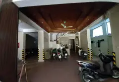 Tòa Nhà Mặt Phố Đẳng Cấp Với Mặt Tiền 8.5m Và Diện Tích Lớn Tại Trung Tâm Thành Phố... Bán nhà mặt phố tại Nghĩa Đô, Hà Nội 01