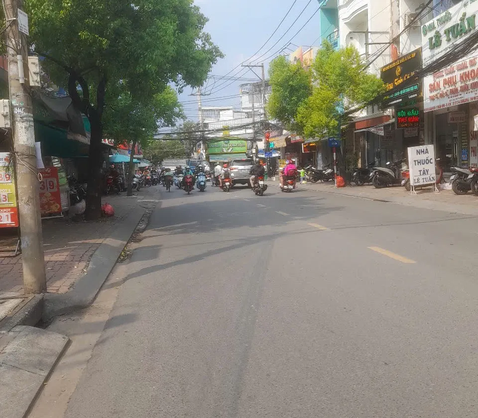 Bán 3 căn nhà liền kề 4 tầng tại Quận 8, hẻm xe hơi... Bán owner_side tại Phú Định, Hồ Chí Minh 01