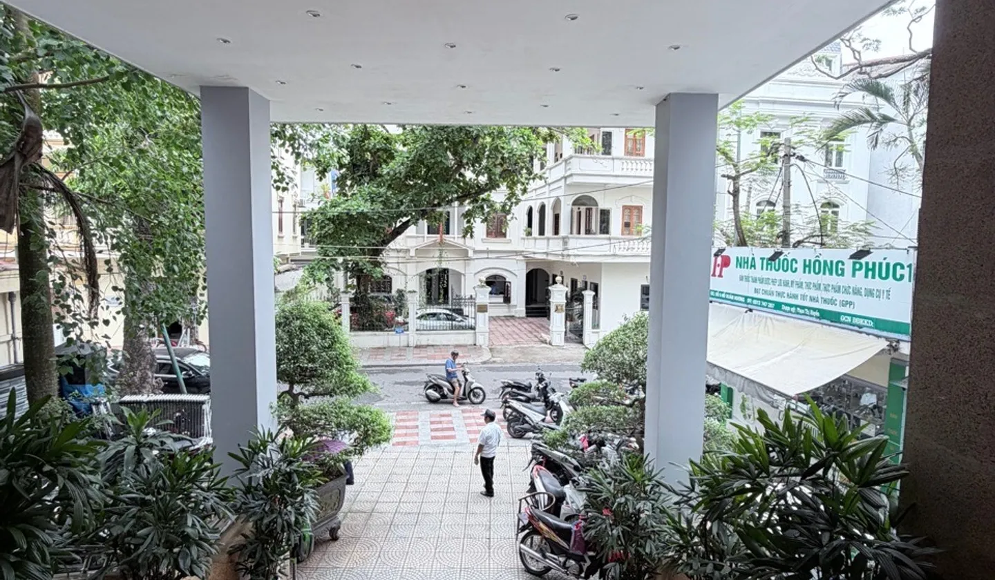 Nhà mặt phố 9 tầng tại trung tâm phố cổ Hải Phòng với thiết kế hiện đại và diện tích rộng... Bán nhà mặt phố tại Hồng Bàng, Hải Phòng 01