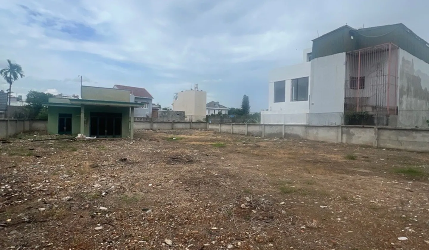 Bán nhà riêng tại An Phú Đông, Quận 12 với diện tích gần 1.200m² mặt tiền rộng... Bán nhà riêng tại An Phú Đông, Hồ Chí Minh 01