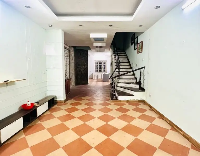 Với 25.6 tỷ để sở hữu nhà HOÀNG ĐẠO THÀNH 80m mặt tiền rộng PHÂN LÔ Ô TÔ - Ô CHỜ THANG MÁY -SỔ ĐỎ.... Bán nhà riêng tại Khương Đình, Hà Nội 01