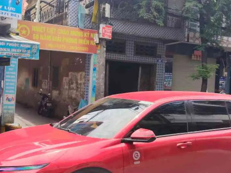 🏠 KẾT CẤU NHÀ:
• Nhà 2 tầng + sân thượng.
• Không gian phù hợp cho gia đình ở lâu dài.... Bán nhà mặt phố tại Minh Phụng, Hồ Chí Minh 01