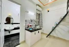 Bán nhà mặt phố 5 tầng, 7 phòng, gần ngã tư, giá ưu đãi tại Hà Nội... Bán nhà mặt phố tại Bình Phú, Hồ Chí Minh 09