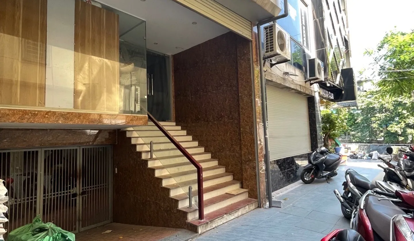 Bán nhà riêng 6 tầng thang máy tại Phường Hoàng Mai, Hà Nội với 17 phòng khép kín, ô tô đỗ cửa... Bán nhà riêng tại Hoàng Mai, Hà Nội 01