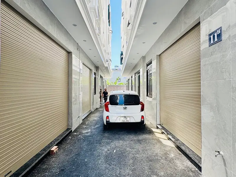 Nhà 4 tầng kiên cố gần vòng xuyến Phạm Văn Đồng với ô tô đỗ cửa thuận tiện... Bán nhà riêng tại Hưng Đạo, Hải Phòng 01