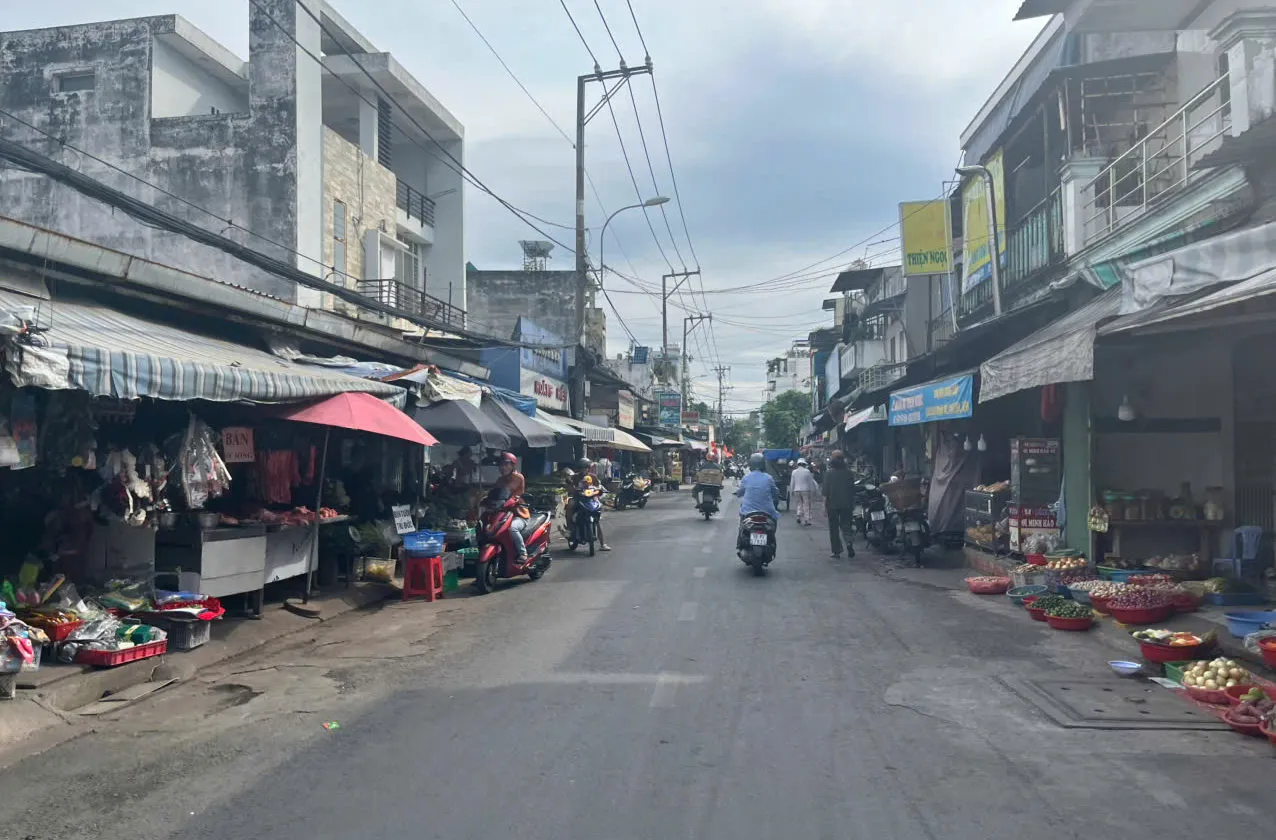 Bán nhà mặt phố tại Phường Tân Thới Nhất, diện tích 91.9 m2, mặt tiền 4 m... Bán nhà mặt phố tại Đông Hưng Thuận, Hồ Chí Minh 01