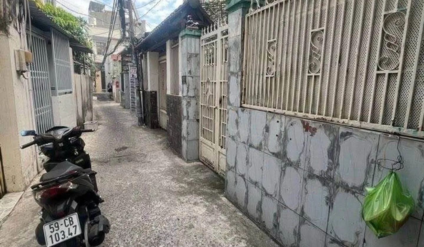 Nhà riêng sang trọng ven quận 7 với không gian sống xanh tĩnh lặng... Bán nhà riêng tại Tân Thuận, Hồ Chí Minh 01