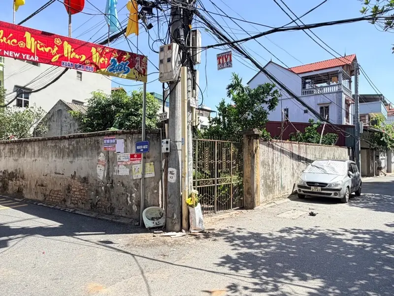 Bán đất tại cổ bi 

Dt 40 mét giá chào 3 tỷ hơn 

Gần chợ gần trường học... Bán đất tại Gia Lâm, Hà Nội 01