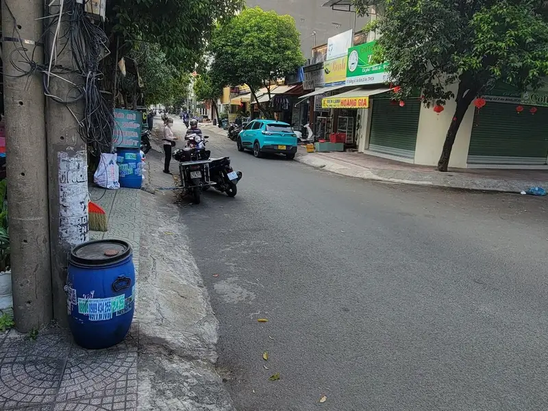 Bán nhà mặt phố 3 tầng rộng 95m² tại phường Dĩ An, Hồ Chí Minh... Bán nhà mặt phố tại Dĩ An, Hồ Chí Minh 01