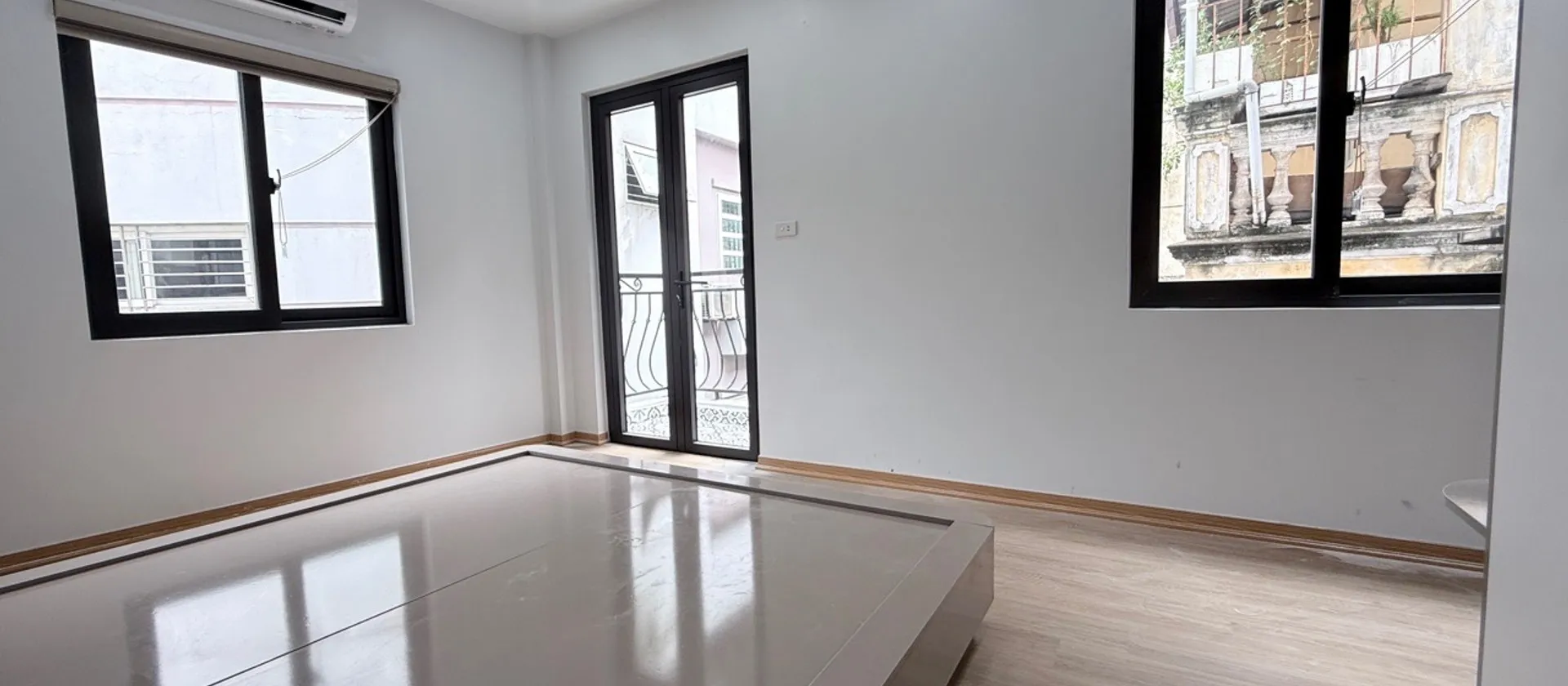 Nhà lô góc 5 tầng đẹp tại Đội Cấn với đầy đủ nội thất, gần ngã tư Liễu Giai - Văn Cao... Bán nhà riêng tại Ngọc Hà, Hà Nội 01