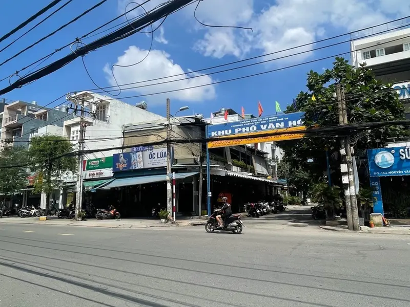 💎 GÓC 2 MẶT TIỀN NGUYỄN VĂN KHỐI – ĐỐI DIỆN CÔNG VIÊN LÀNG HOA
💰 Giá 30 tỷ – thương lượng... Bán nhà mặt phố tại Thông Tây Hội, Hồ Chí Minh 01