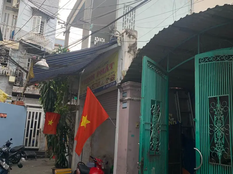 TÂN BÌNH- GẦN CV LÊ THỊ RIÊNG -NHÀ C4 NỞ HẬU TÀI LỘC - 88M2- 2PN 1WC - 100M RA MT... Bán nhà riêng tại Tân Sơn Nhất, Hồ Chí Minh 01