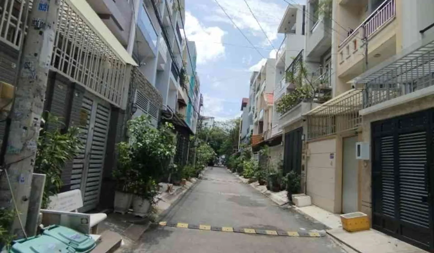 BÁN NHÀ 3 TẦNG - HẺM XE TẢI 6M THÔNG MỘT TRỤC - CÓ VỈA HÈ - KHU CAO TẦNG - P. AN NHƠN - 7TY TL... Bán nhà riêng tại An Nhơn, Hồ Chí Minh 01
