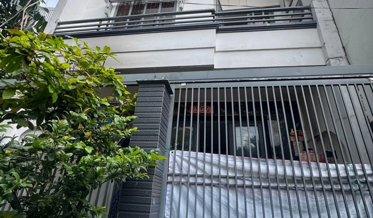 Nhà 2 tầng thoáng rộng, khu dân cư yên tĩnh Quận 8... Bán nhà riêng tại Phú Định, Hồ Chí Minh 01