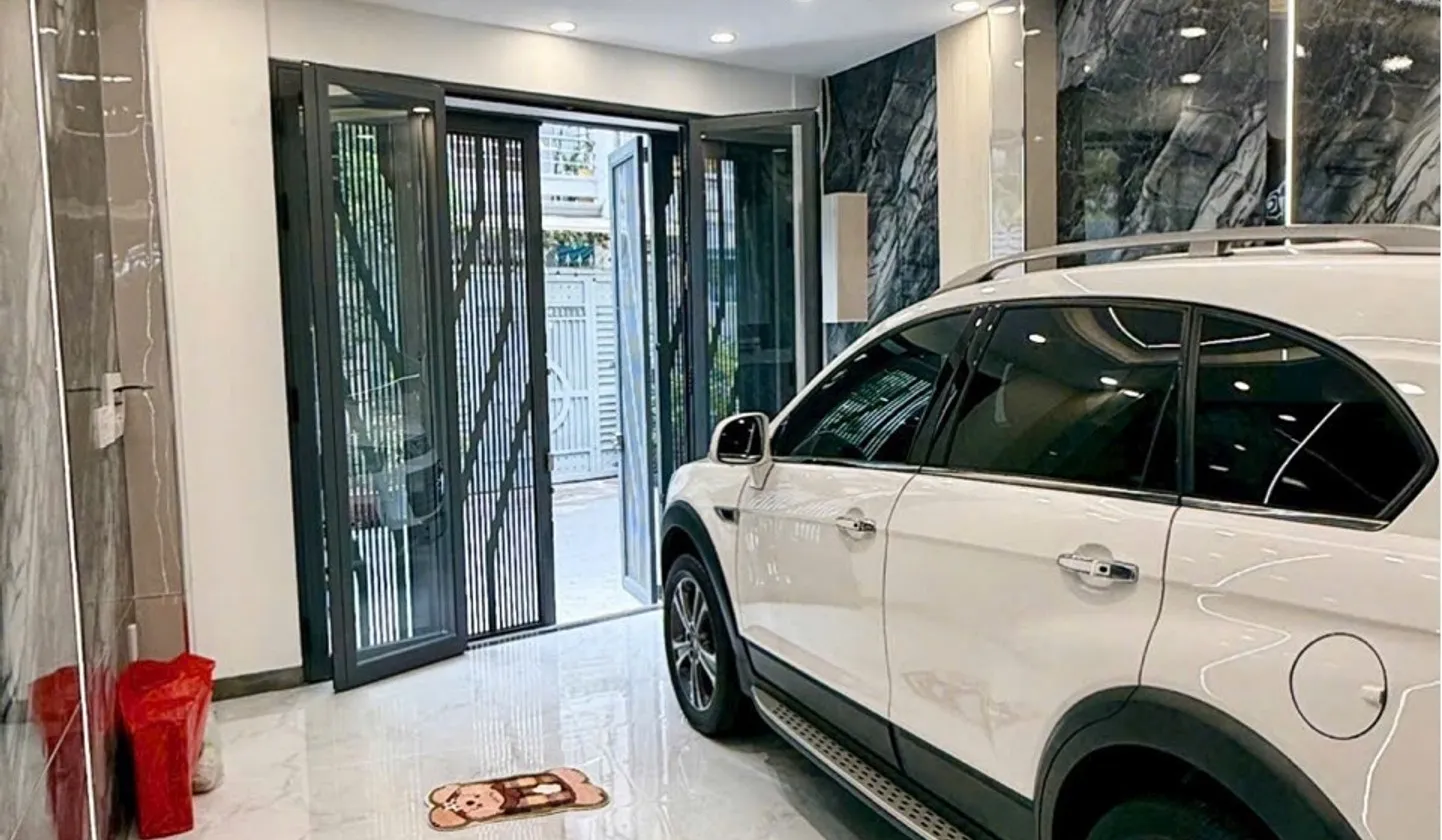 Bán nhà riêng 4 tầng thang máy mới full nội thất tại phường Huỳnh Văn Bánh... Bán nhà riêng tại Phú Nhuận, Hồ Chí Minh 01