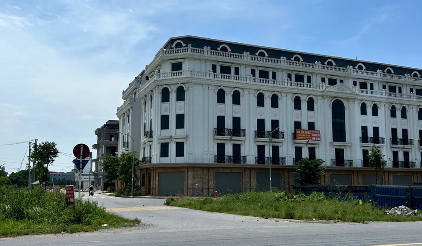 Bán shophouse 3 tầng tại khu đô thị Đông Đô Liên Bão, Bắc Ninh, mặt tiền 5m, pháp lý chuẩn... Bán Shophouse tại Liên Bão, Bắc Ninh 01