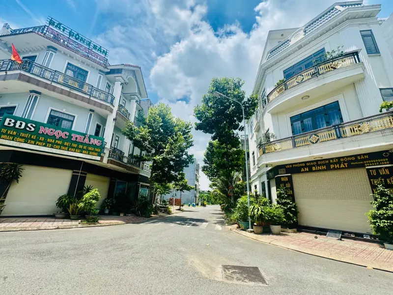 Bán đất lô góc 2 mặt tiền khu nhà ở Phú Hồng Thịnh 6, phường Đông Hòa... Bán đất tại Đông Hòa, Hồ Chí Minh 01