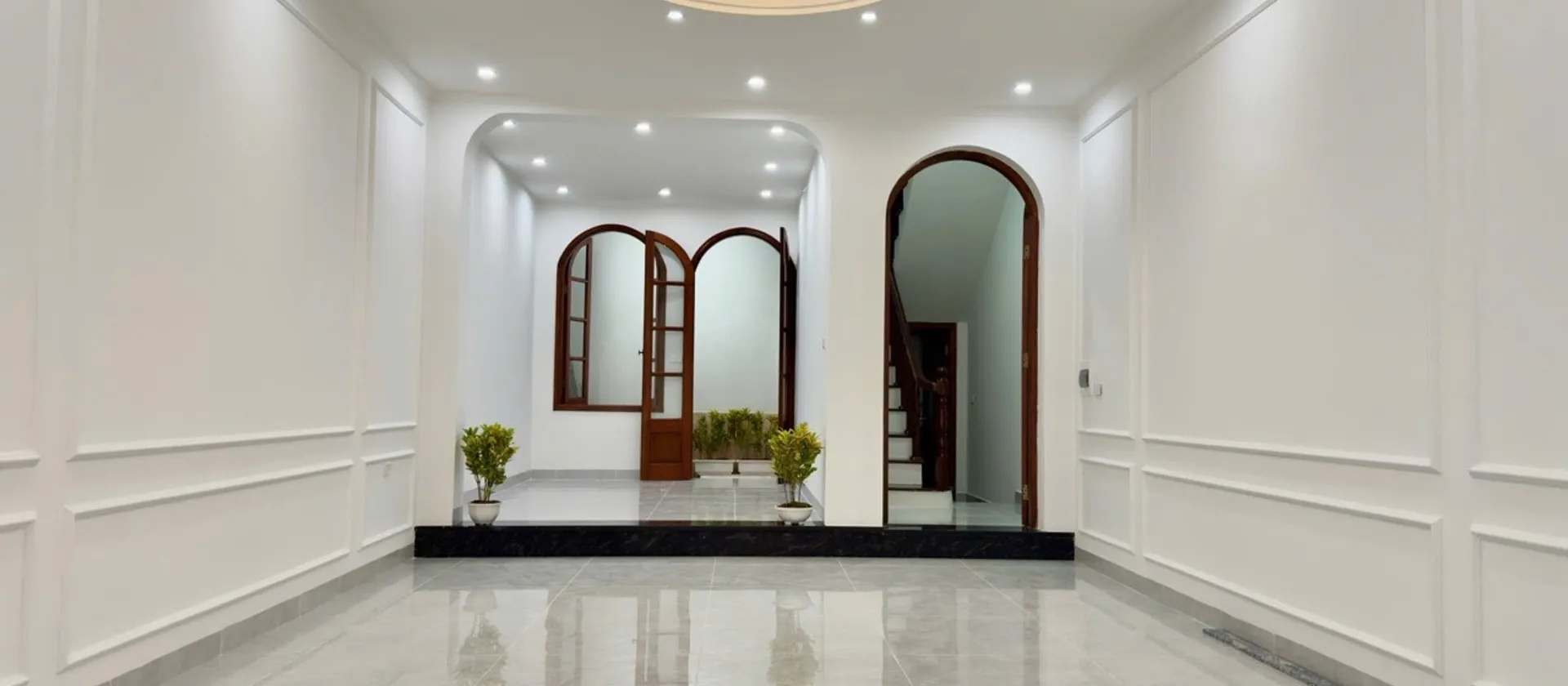 Bán nhà phân lô 5 tầng vị trí đắc địa gần ngã tư Trần Quốc Hoàn, diện tích 50m²... Bán nhà riêng tại Cầu Giấy, Hà Nội 01