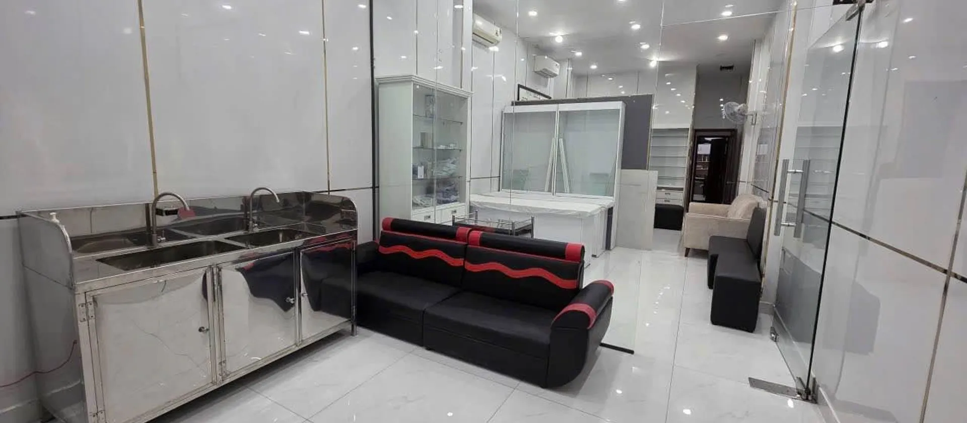 Nhà mặt phố kinh doanh đẳng cấp quận 10 với 4 tầng kết cấu bê tông chắc chắn... Bán nhà mặt phố tại Vườn Lài, Hồ Chí Minh 01