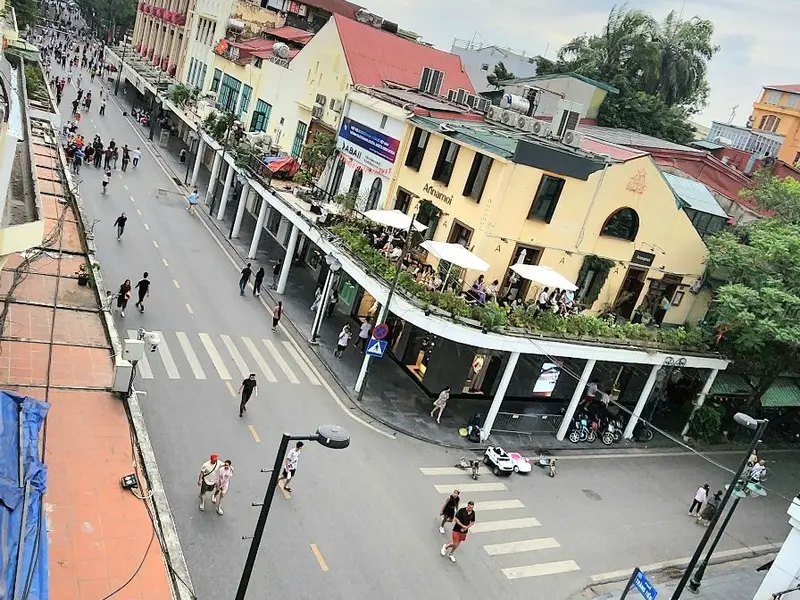 B. nhà mặt phố 3 tầng tại phường Hoàn Kiếm, Hà Nội,100 m², sổ hồng chính chủ, MT 7m, chào 198 tỷ... Bán nhà mặt phố tại Hoàn Kiếm, Hà Nội 01