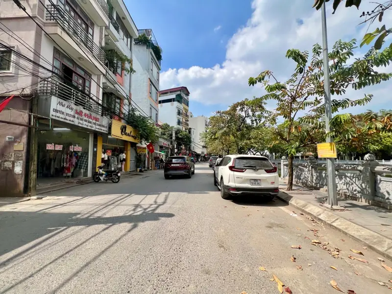 Bán nhà riêng 3 tầng tại phường Phú Diễn, Hà Nội, diện tích 72 m2, gần hồ và chợ... Bán nhà riêng tại Phú Diễn, Hà Nội 01