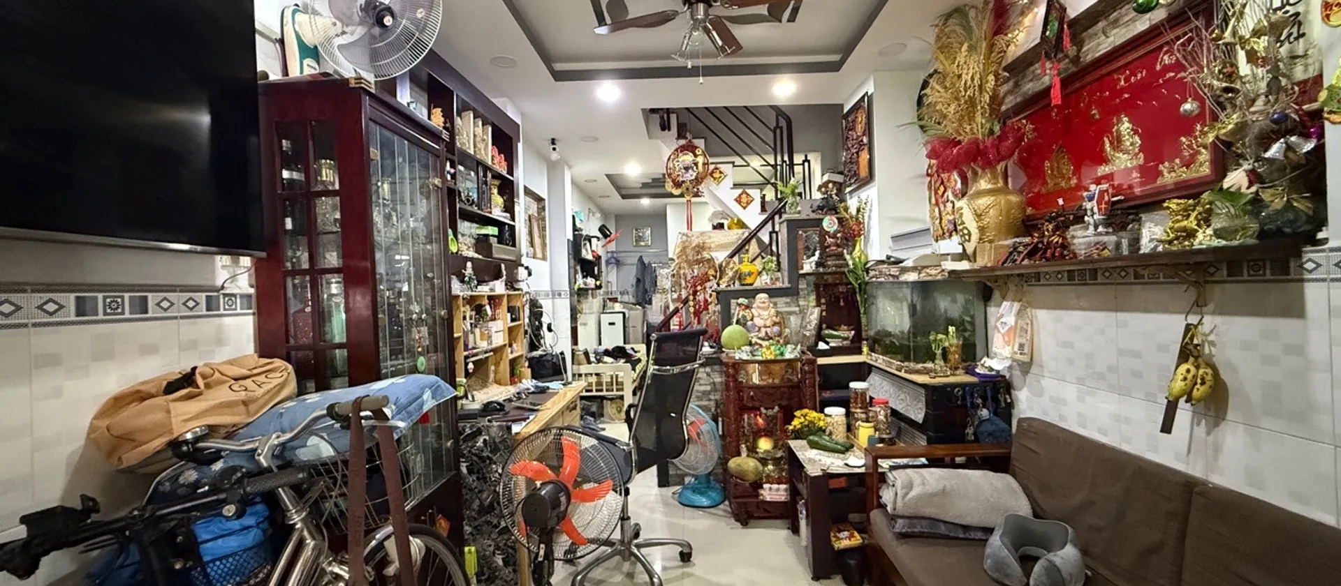 Kết cấu 5 tầng, đang có hơn 10 phòng cho thuê tháng 18tr. Nếu cho thuê nguyên căn là 25tr/tháng.
+... Bán nhà riêng tại Hòa Hưng, Hồ Chí Minh 01