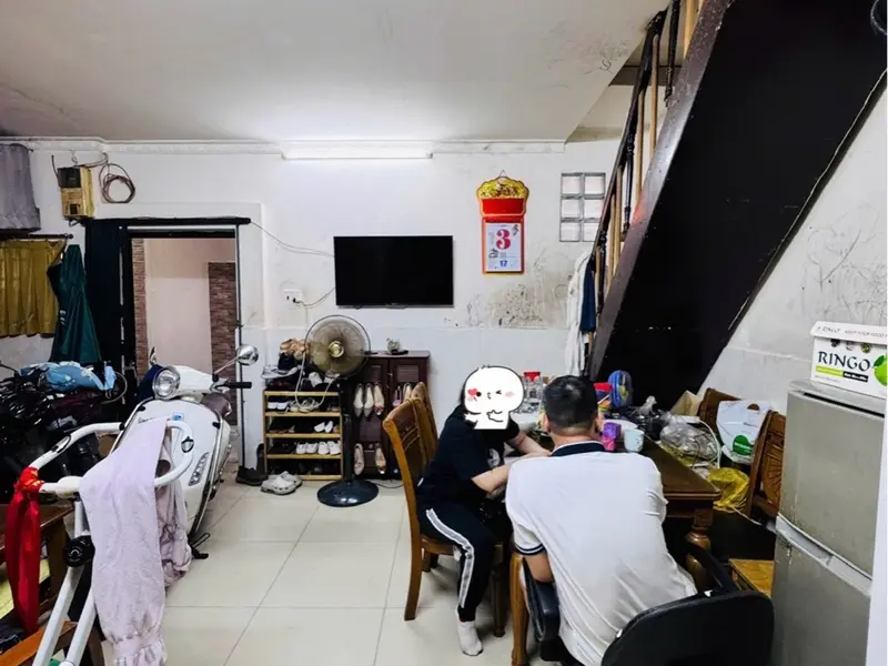 Nhà nằm trong trung tâm quận, không gian thoáng tiện trồng cây xanh.... Bán nhà riêng tại Tân Định, Hồ Chí Minh 01