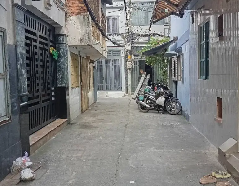 Nhà riêng 4 tầng đẳng cấp giữa trung tâm Quận 10 với thiết kế bền vững và tiện nghi hoàn hảo... Bán nhà riêng tại Hòa Hưng, Hồ Chí Minh 01