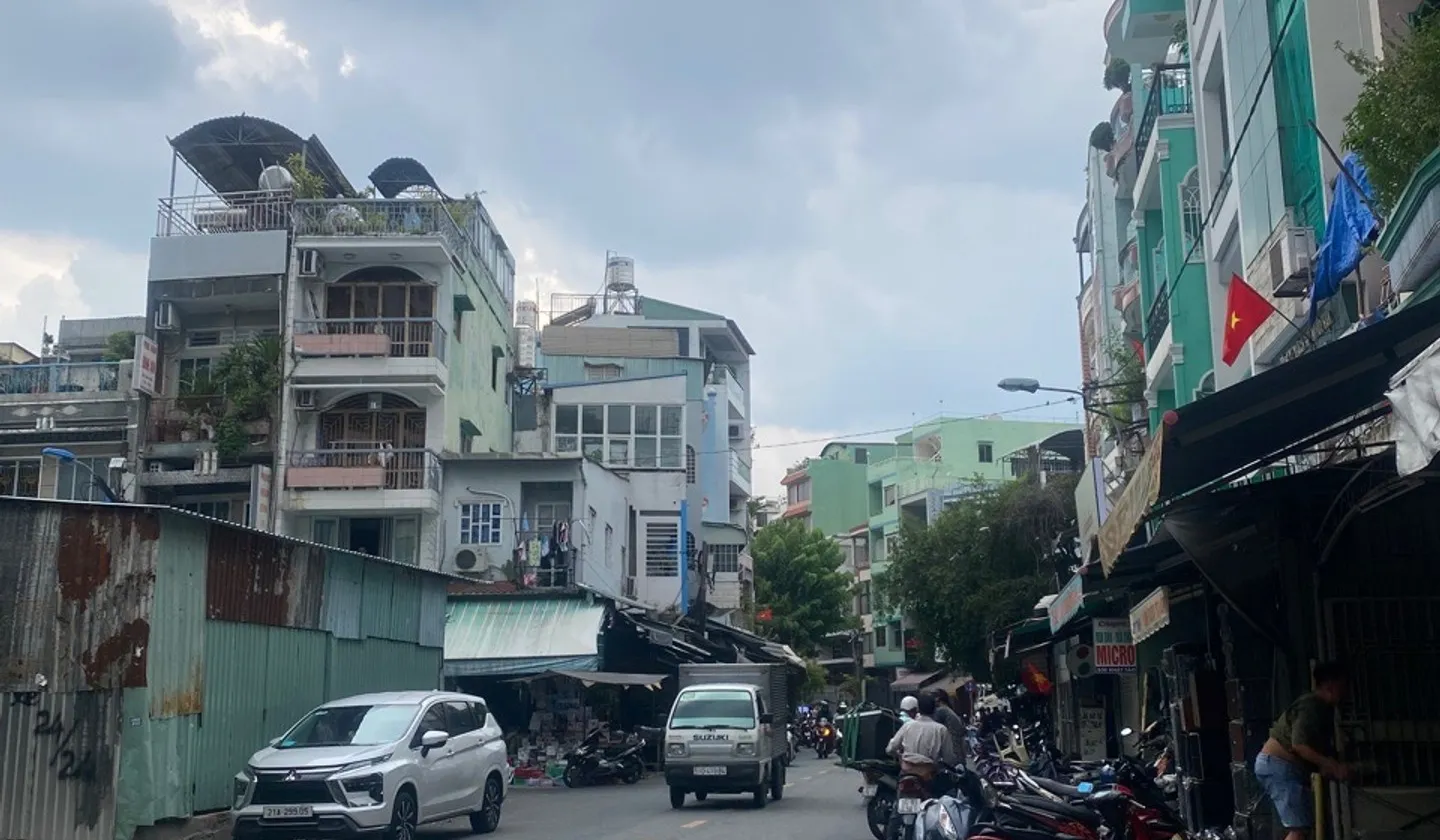 NHÀ 2 LẦU - KHU VỰC CHỢ NHẬT TẢO KINH DOANH SẦM UẤT - PHƯỜNG MINH PHỤNG TPHCM (Phường 7 Quận 11 cũ)... Bán nhà riêng tại Minh Phụng, Hồ Chí Minh 01