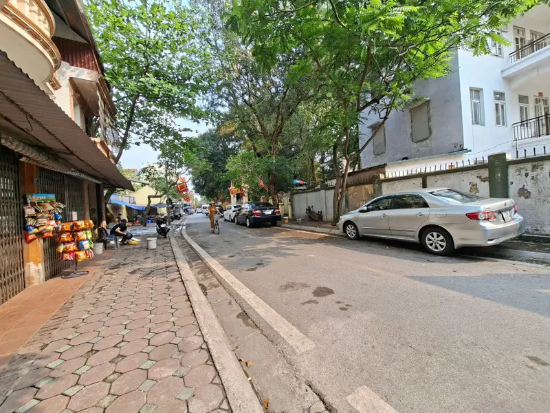 Bán nhà 7 tầng gần phố Nguyễn Văn Cừ, sân vườn rộng, sát ô tô... Bán nhà riêng tại Bồ Đề, Hà Nội 01