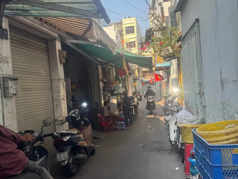 Bán nhà riêng 2 tầng, 2 phòng ngủ tại Nguyễn Ngọc Lộc, Quận 10, giá ưu đãi... Bán nhà riêng tại Diên Hồng, Hồ Chí Minh 01