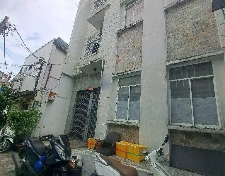 B.án CHDV có sẵn dòng tiền ngay nguyễn thị nhỏ - Nguyễn Chí Thanh - 5 tầng - 8 phòng ngủ - DT: 8 *... Bán nhà riêng tại Minh Phụng, Hồ Chí Minh 01