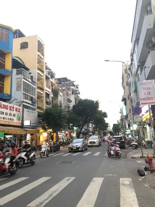 Nhà phố sang trọng Nguyễn Thiện Thuật, vị trí kinh doanh đắc địa tại Quận 3... Bán nhà mặt phố tại Bàn Cờ, Hồ Chí Minh 01