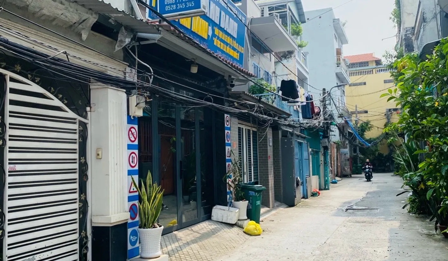 Bán nhà riêng 3 tầng tại phường Tân Thuận quận 7, mặt tiền 6m, giá 11,9 tỷ... Bán nhà riêng tại Tân Thuận, Hồ Chí Minh 01