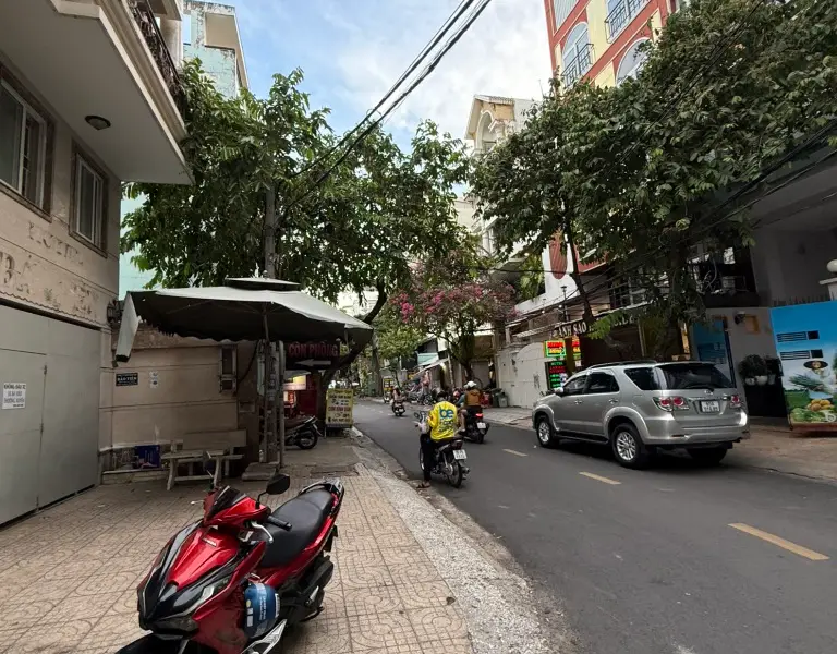 Toà nhà lô góc 6 tầng thang máy ngay trung tâm KDC Trung Sơn... Bán nhà mặt phố tại Bình Hưng, Hồ Chí Minh 01