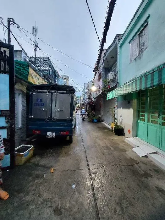 Nhà 3 tầng 4 phòng ngủ, xe hơi đỗ cửa tại quận 8... Bán nhà riêng tại Bình Phú, Hồ Chí Minh 01