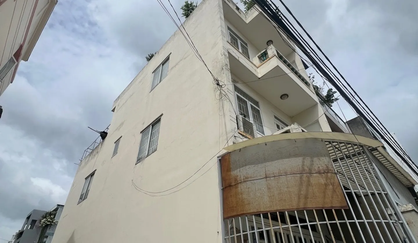 NHÀ LÔ GÓC 2 MẶT HẺM XE TẢI ĐỖ XUÂN HỢP- PHƯỚC LONG B CŨ NGANG GẦN 5M- NHỈNH 8 TỶ... Bán nhà riêng tại Phước Long, Hồ Chí Minh 01