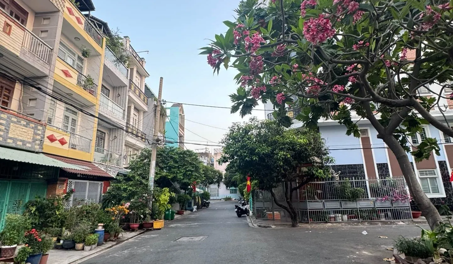 BÁ.N NHÀ ĐẸP KHU ĐỒNG BỘ TÂN HÒA ĐÔN.G - ĐƯỜNG XE TẢI - DTSD 160M2 - Ở NGAY - CHỈ 6x$... Bán nhà riêng tại Bình Trị Đông, Hồ Chí Minh 01