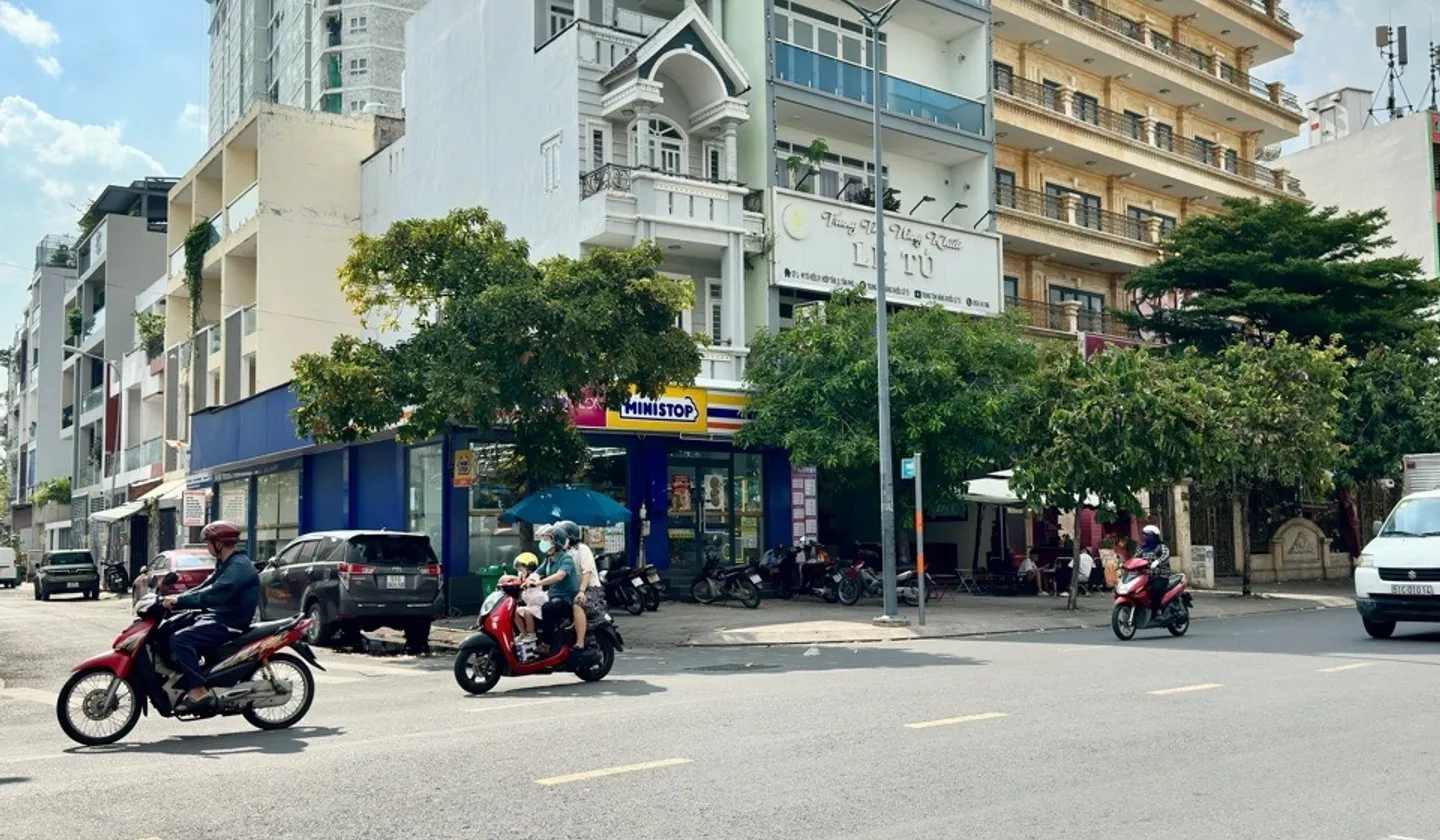 Nhà riêng 2 tầng tại Quận Tân Phú, vị trí gần Đầm Sen, tiện kinh doanh và ở... Bán nhà riêng tại Phú Thạnh, Hồ Chí Minh 01