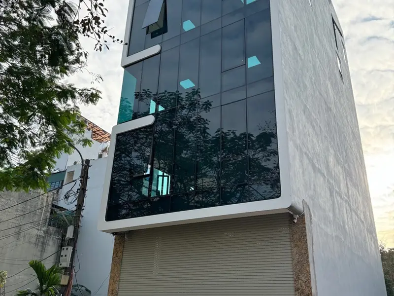 Bán văn phòng 7 tầng tại Cổ Linh với mặt tiền 6.7m, giá 43 tỷ đồng... Bán văn phòng tại Long Biên, Hà Nội 01