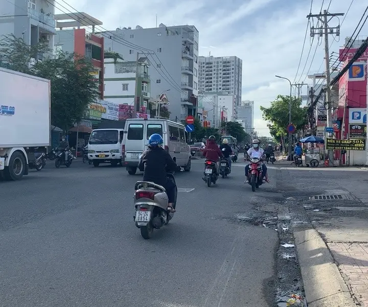 Bán nhà riêng diện tích 225.7m2 tại quận 7, TP.HCM, giá 6,5 tỷ... Bán nhà riêng tại Tân Thuận, Hồ Chí Minh 01