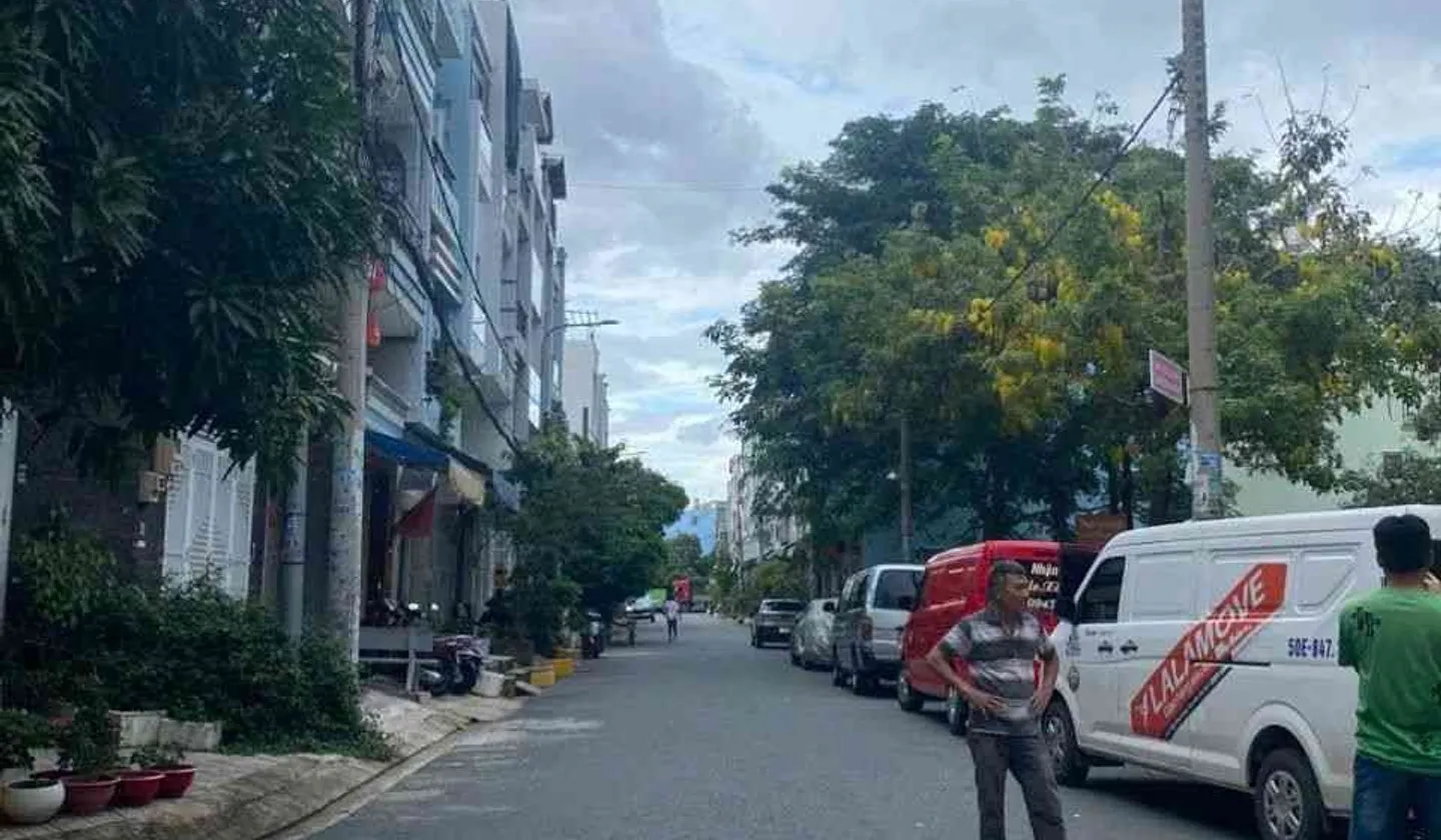 Nhà 5 tầng, view công viên cực thoáng, mặt tiền KDC Bình Phú, Quận 6... Bán nhà mặt phố tại Bình Phú, Hồ Chí Minh 01