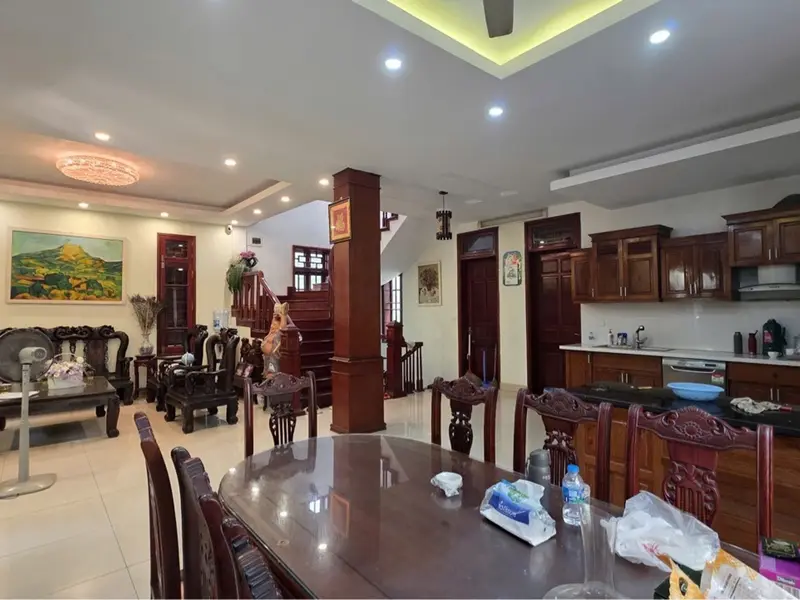 Biệt thự sang trọng tại Khu đô thị Dịch Vọng với tầm nhìn công viên và tầng hầm rộng rãi... Bán biệt thự, liền kề tại Cầu Giấy, Hà Nội 01