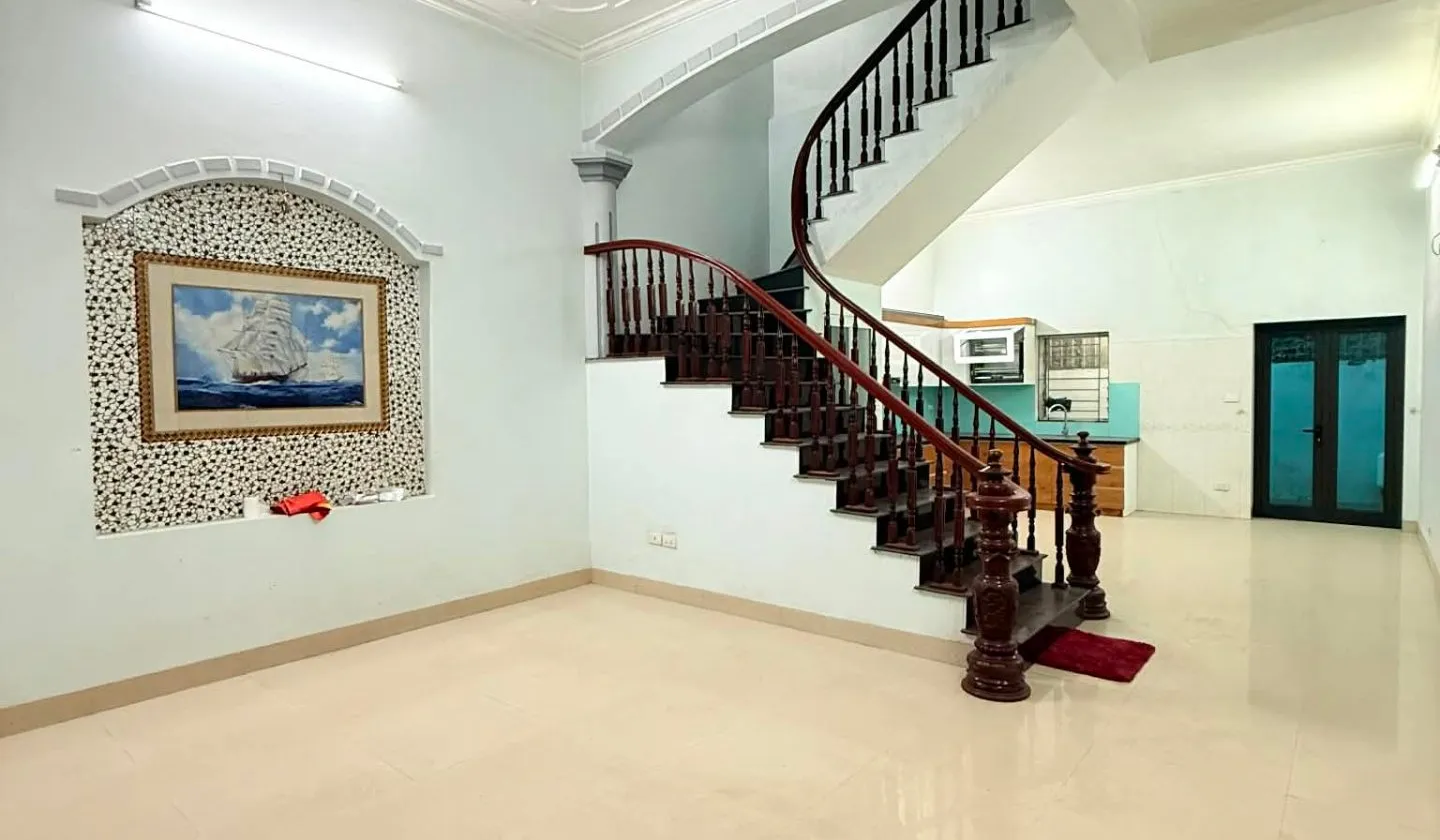Nhà riêng mặt tiền rộng trung tâm, giá hấp dẫn giảm sâu không thể bỏ lỡ... Bán nhà riêng tại Long Biên, Hà Nội 01