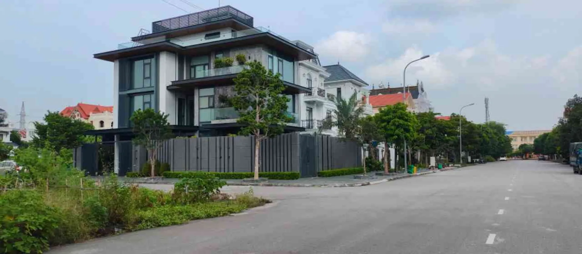 Nhà mặt phố rộng rãi tại Hải An với mặt tiền thoáng, vị trí thuận tiện... Bán nhà mặt phố tại Hải An, Hải Phòng 01