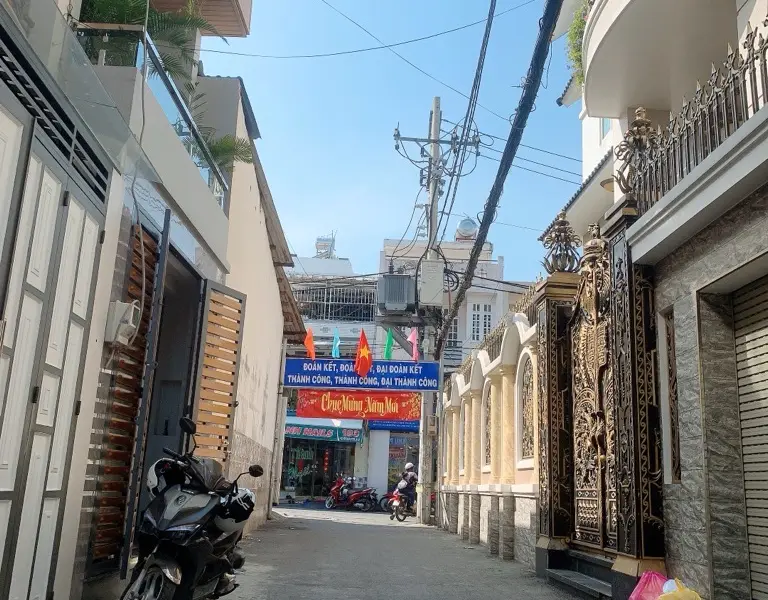 Bán nhà 3 tầng 42m² tại quận với nhiều phòng ngủ, tiện kinh doanh và giao thông thuận tiện... Bán owner_side tại An Hội Đông, Hồ Chí Minh 01