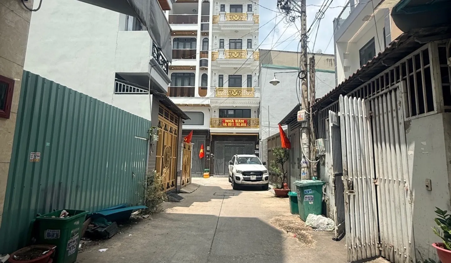 Giáp Tân Phú, 5 tầng tuyệt đẹp 54m2, hơn 6ty, hẻm xe hơi... Bán nhà riêng tại Bình Trị Đông, Hồ Chí Minh 01