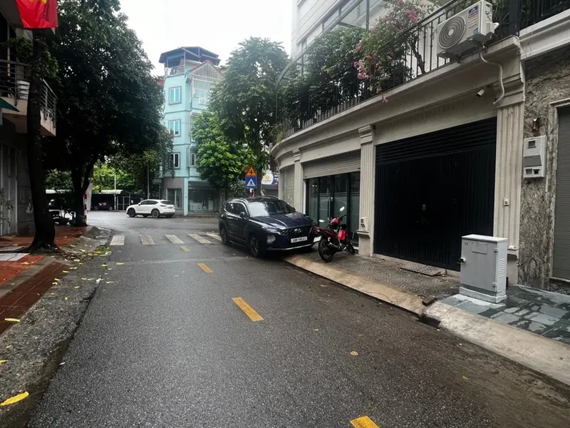 TIỂU kĐT Nam La Khê-💥 GẦN PHỐ - KINH DOANH TỐT - PHÂN LÔ VIP THANG MÁY - NỘI THẤT XỊN - VỈA HÈ -... Bán nhà riêng tại Hà Đông, Hà Nội 01