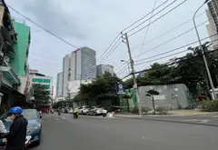 Nhà phố Quận 10 giá tốt, hẻm xe hơi tránh thoáng mát... Bán nhà riêng tại Hòa Hưng, Hồ Chí Minh 02